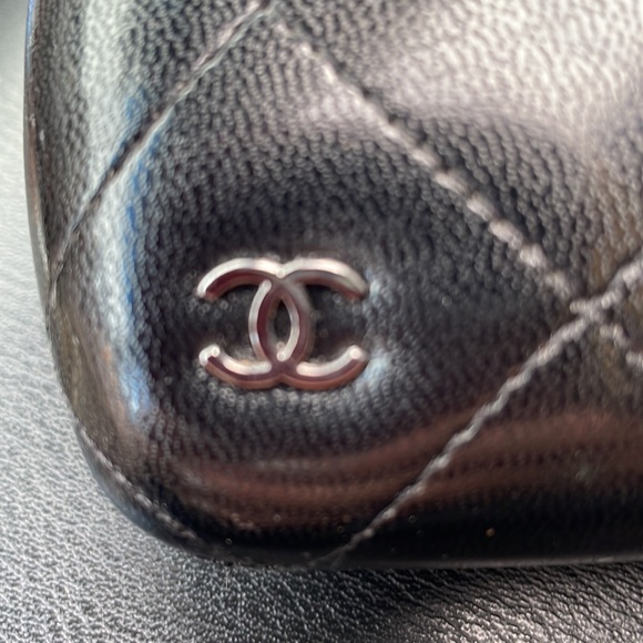 Chanel glasses holder - Picture 2 of 5